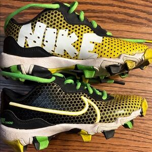 Nike baseball cleats size 1 youth Kids Alpha Huarache 4 Diamond fast flex